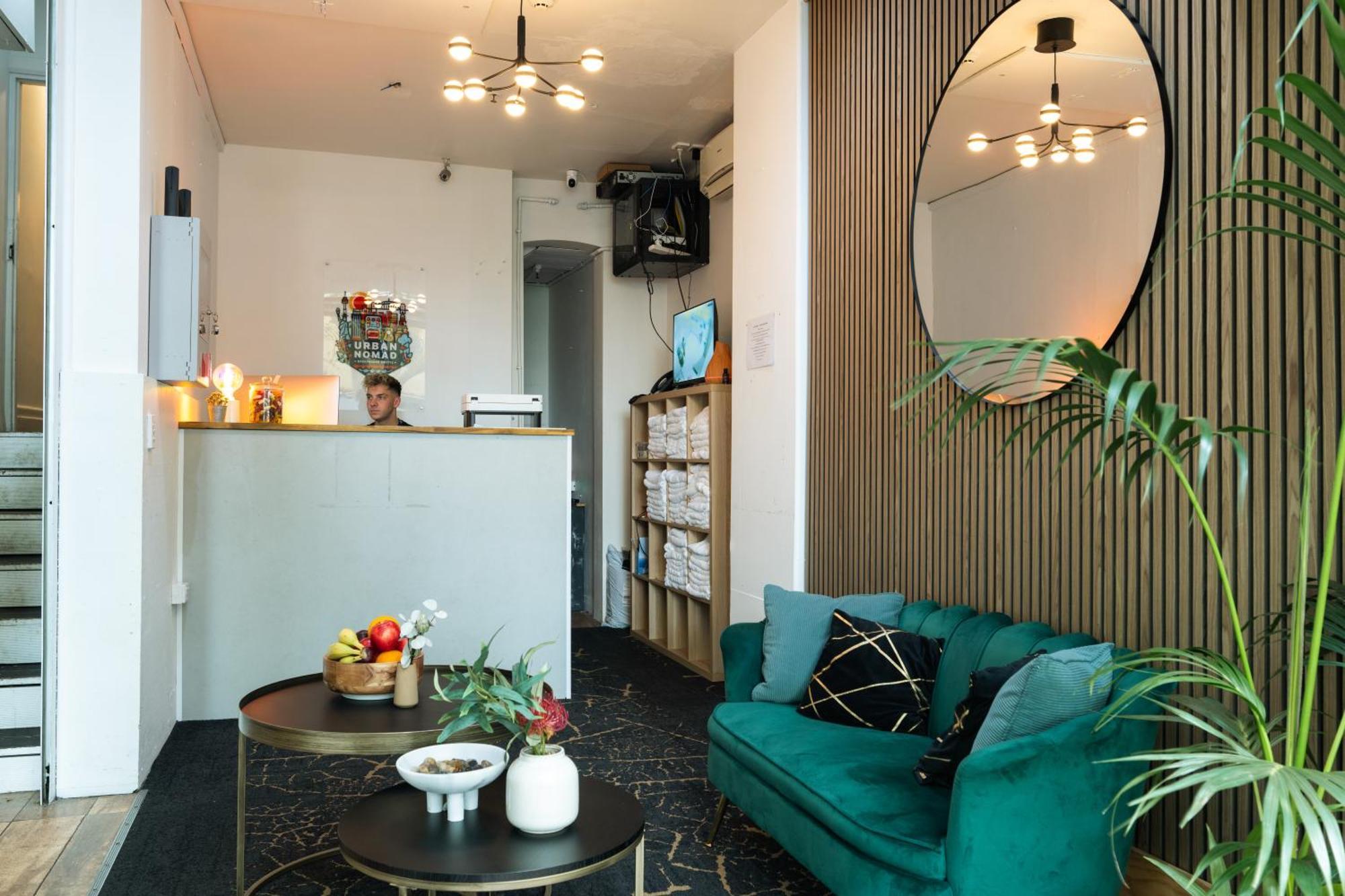 Urban Nomad Potts Point - 18 To 39 Only Hostel Sydney Exterior photo